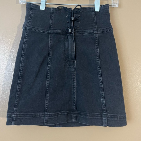 Free People Black Lace-Up Mini Skirt size 0 - Picture 4 of 8